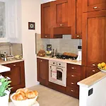 The Avalon * Ρώμη